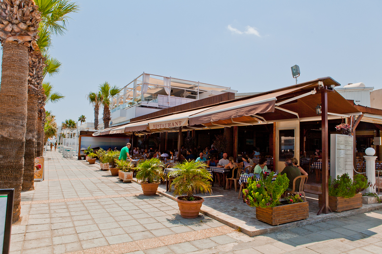 Taverns on Mackenzie Beach