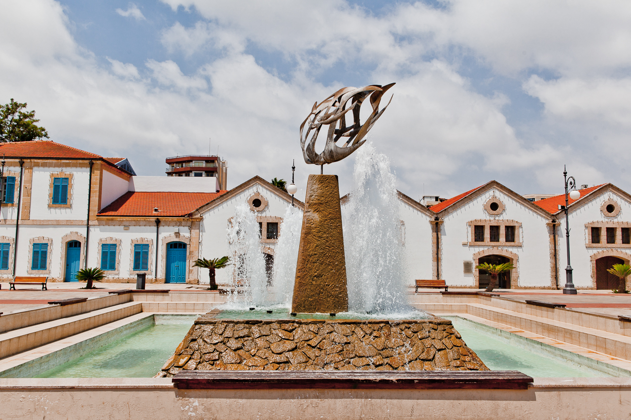 The square opposite the entrance to the Marina