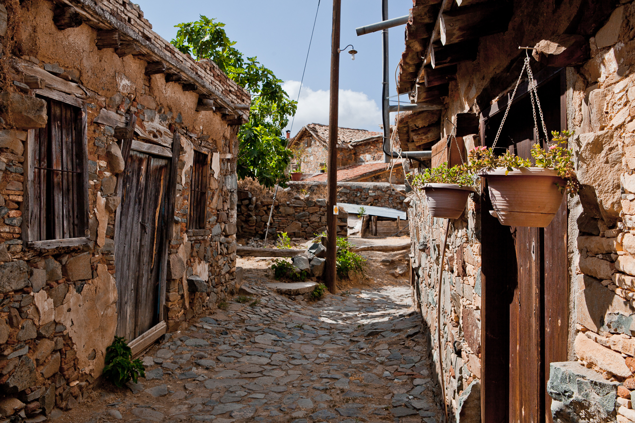 Fikardou village