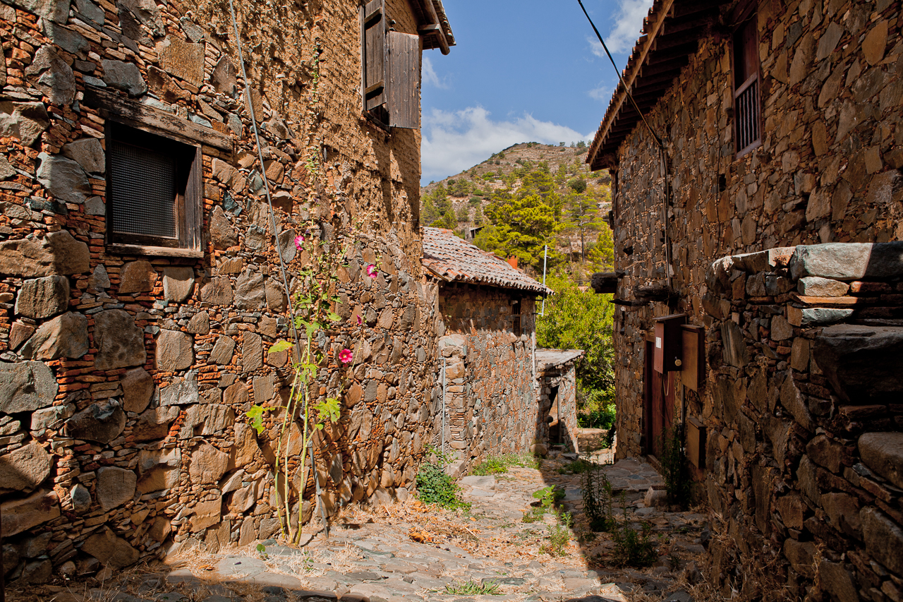 Fikardou village