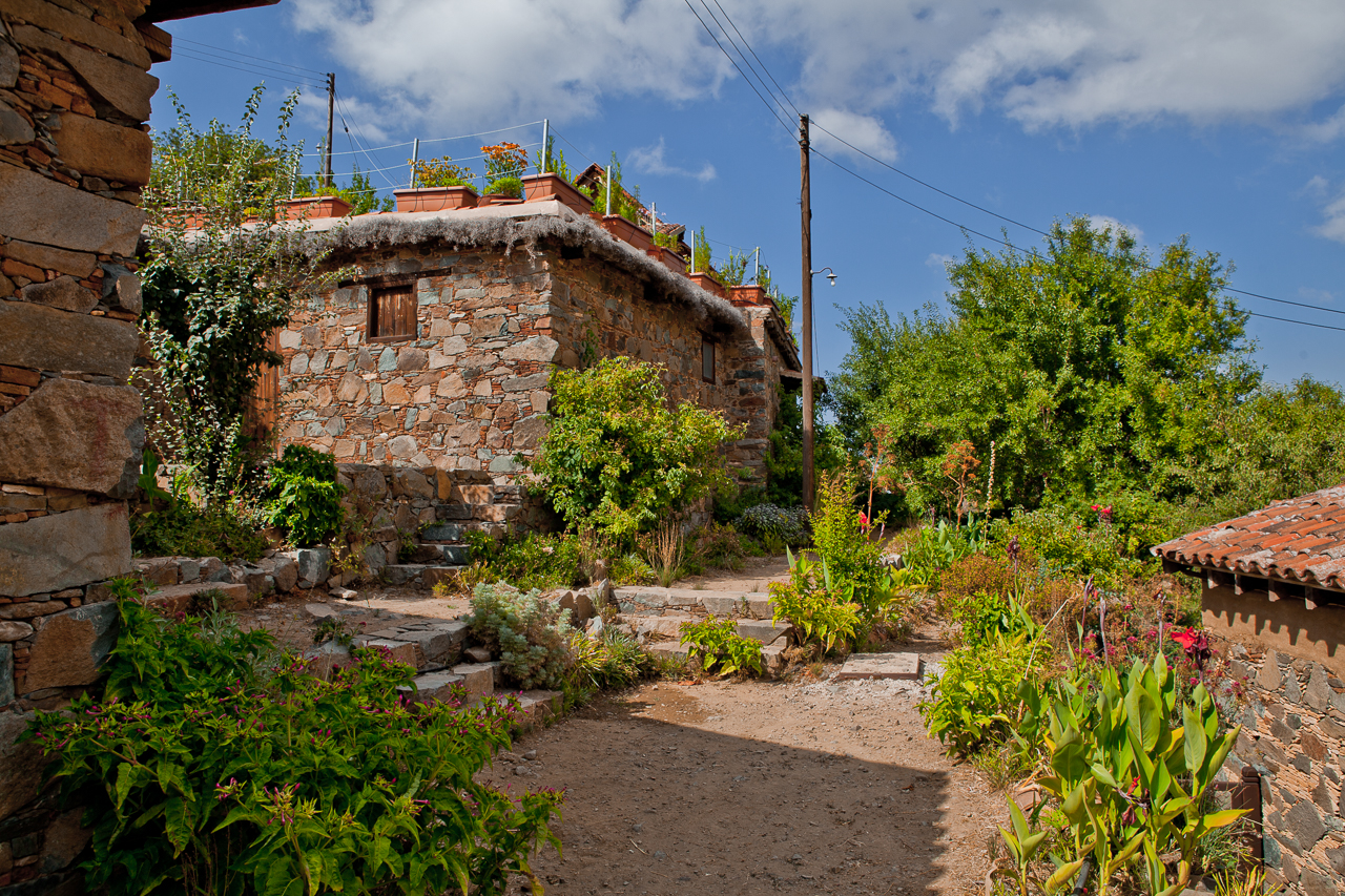 Fikardou village