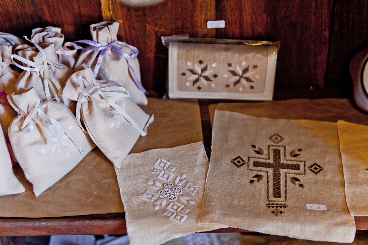 Bee &amp; Embroidery Museum, Kato Drys village