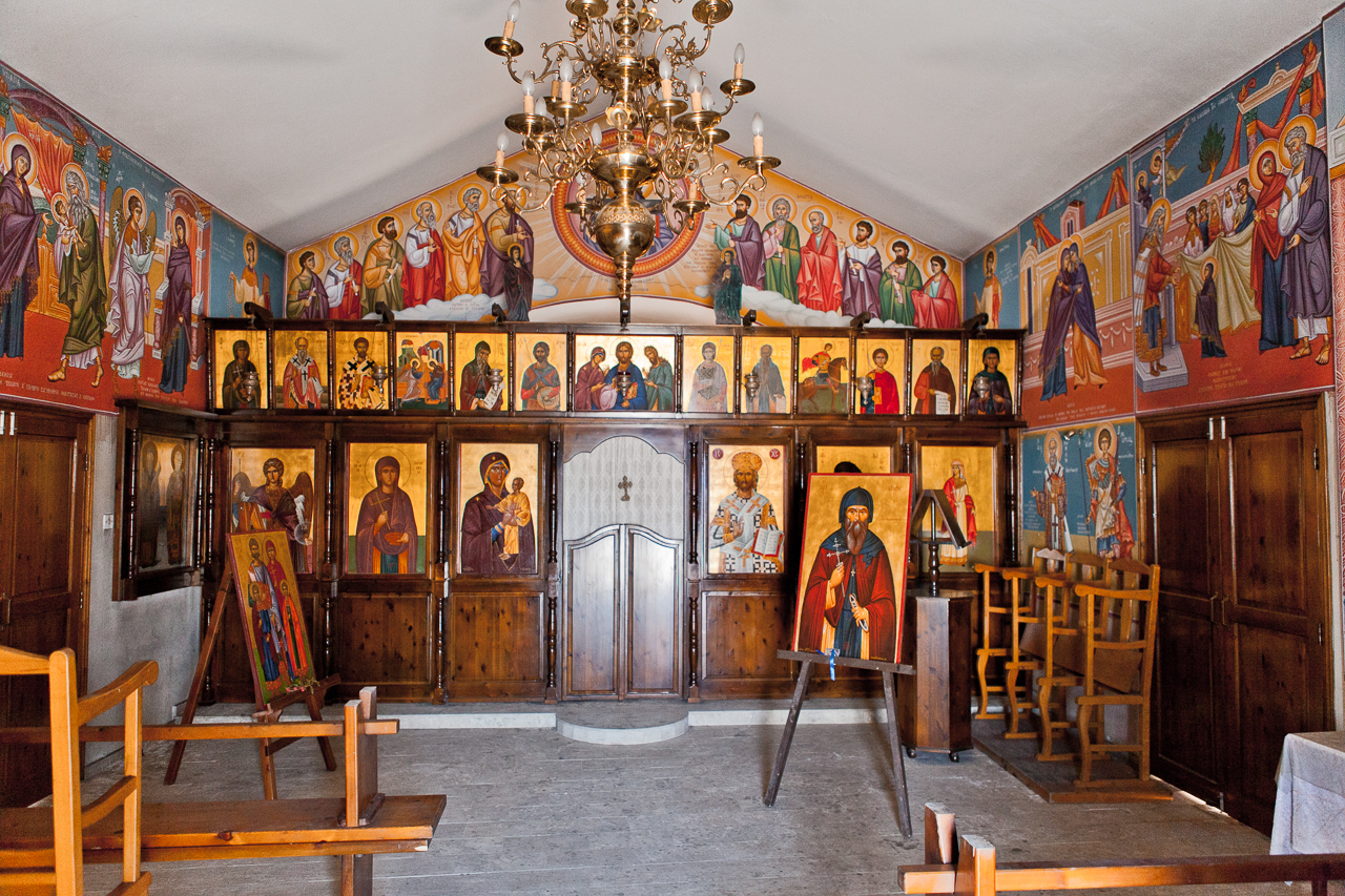 Церкви в деревне Френарос
