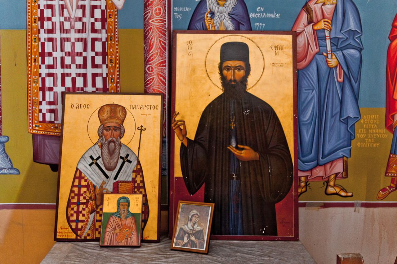 Церкви в деревне Френарос
