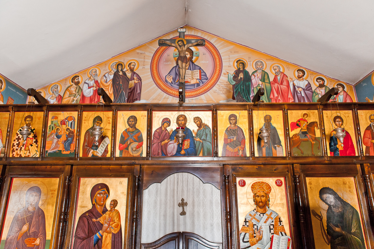 Церкви в деревне Френарос