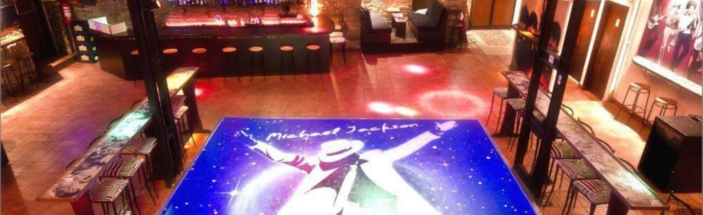 Metropole Retro Music Club, «Метрополь Ретро Мьюзик Клаб», ночной клуб с ретро-музыкой в центре Лимассола Metropole Retro Music Club, «Метрополь Ретро Мьюзик Клаб», ночной клуб с ретро-музыкой в центре Лимассола
