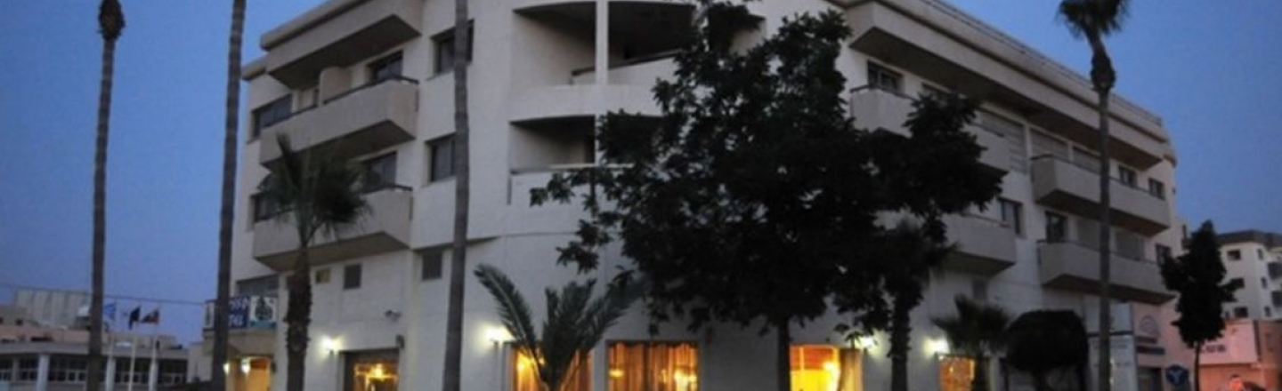 Ресторан в отеле Elysso Hotel в Ларнаке Ресторан в отеле Elysso Hotel в Ларнаке