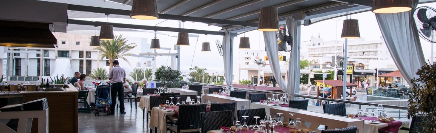 The Corner Flambe Restaurant, ресторан «Корнер» в Протарасе