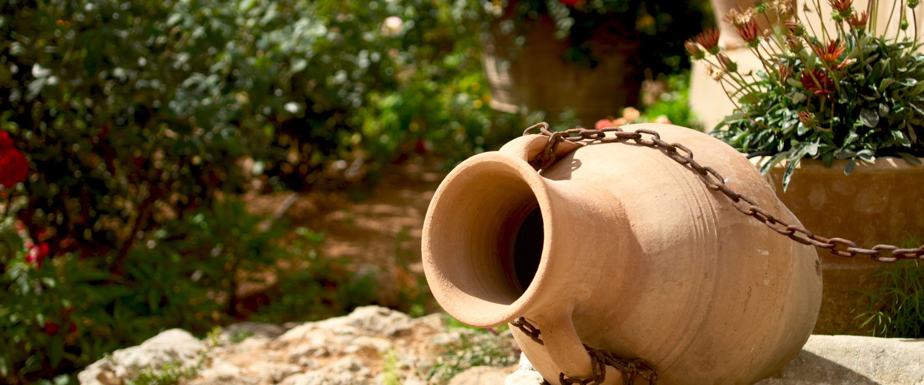 Folk art museums in Cyprus: how to understand Cypriots?